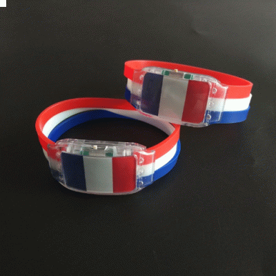 Cheap Promotional Gifts Silicone LED Flashing Bracelet Silicone Promotional Advertising Bracelet 