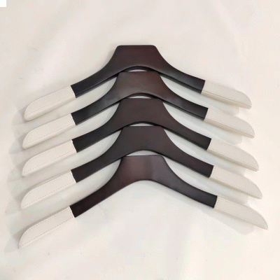 Good - Looking  High Quality Leather & Wooden Hangers 